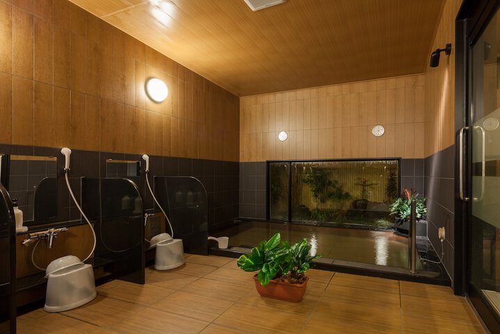 Room 14 of 28