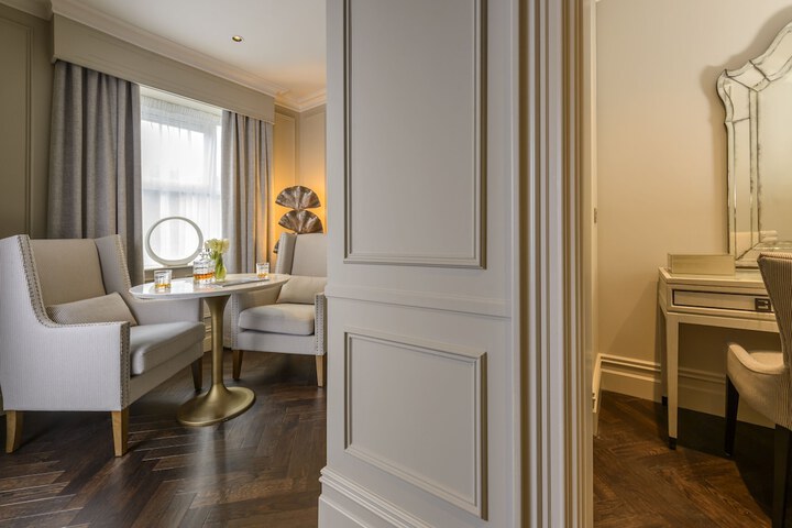 Room 5 of 50