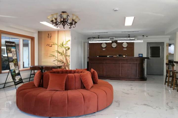 Alpine Inn & Suites