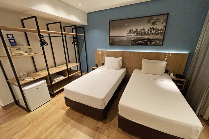 Room 15 of 64