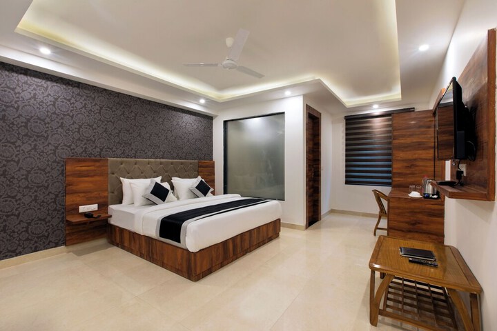 Room 10 of 21