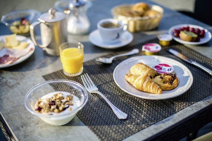 Breakfast/Coffee Service 61 of 83