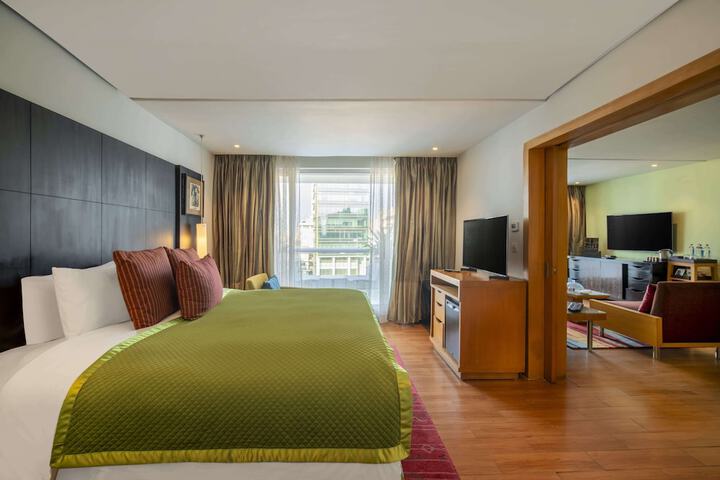 Room 14 of 84
