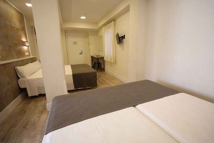 Room 25 of 65