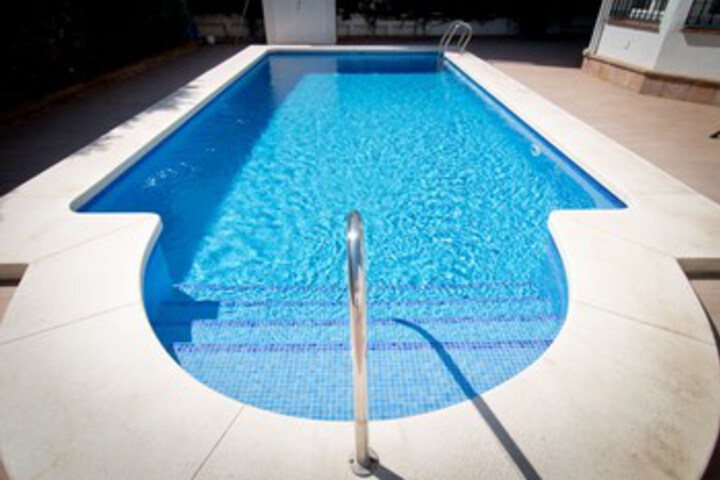 Pool 52 of 157