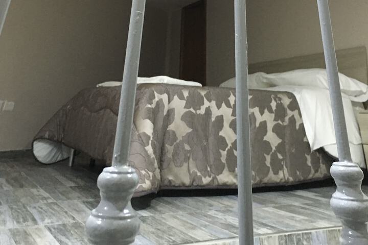 Room 8 of 20