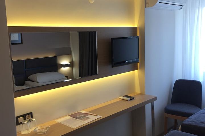 Room 17 of 41