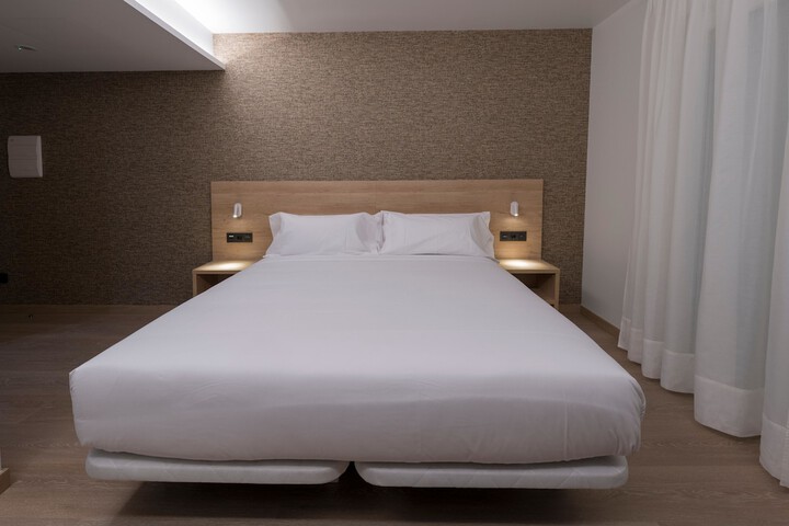 Room 40 of 122