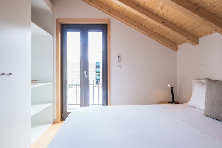 Room 8 of 74