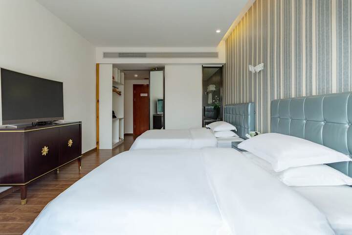 Room 71 of 174