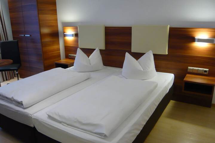 Room 5 of 50