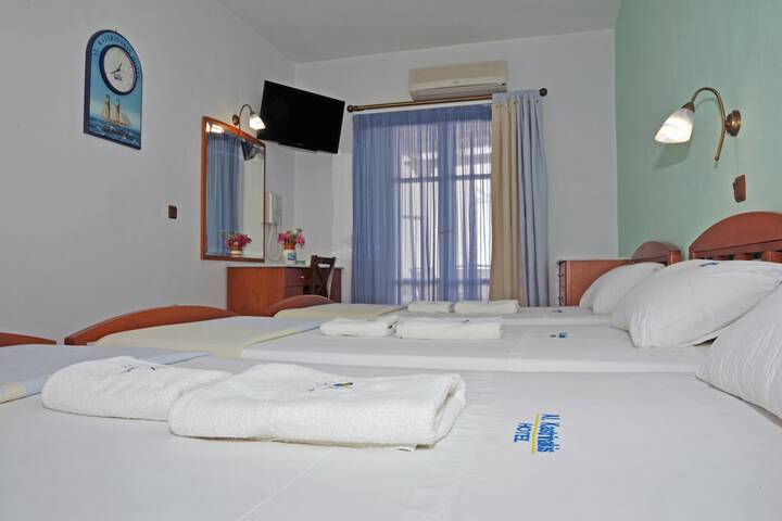Room 5 of 77