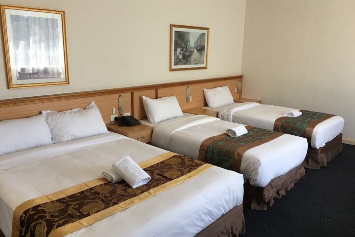 Room 6 of 27