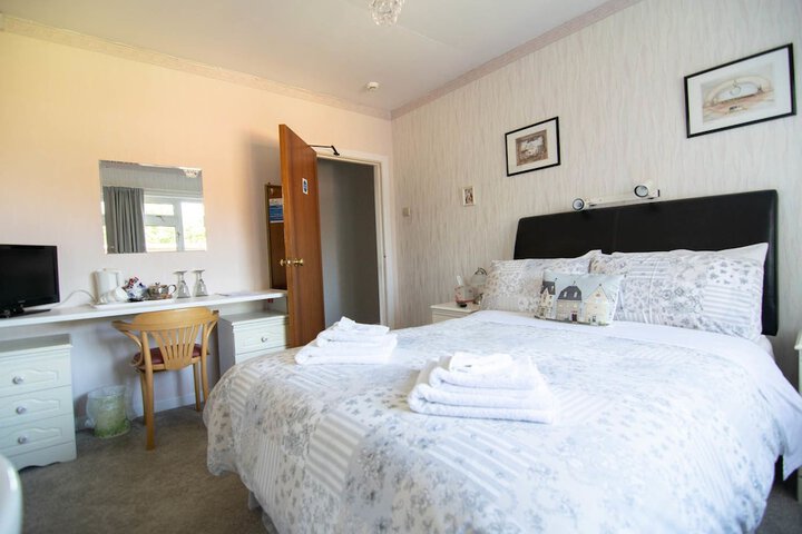 Room 11 of 20