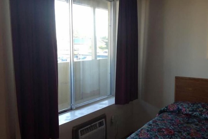 Room 4 of 29