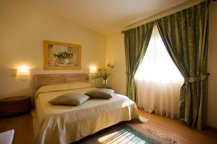 Hotel Suite Photo