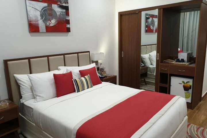 Room 16 of 37