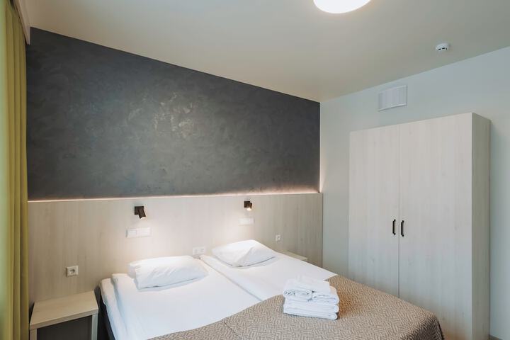 Room 9 of 79