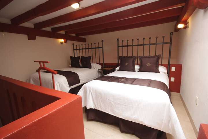 Room 12 of 40
