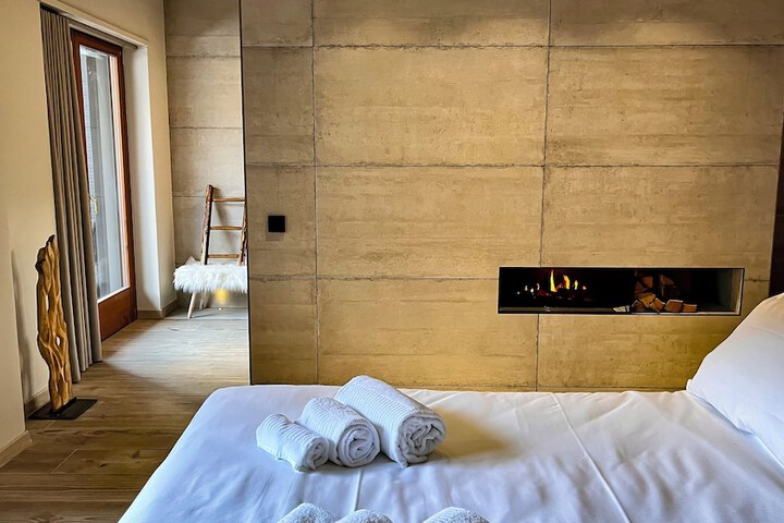 Room 12 of 64