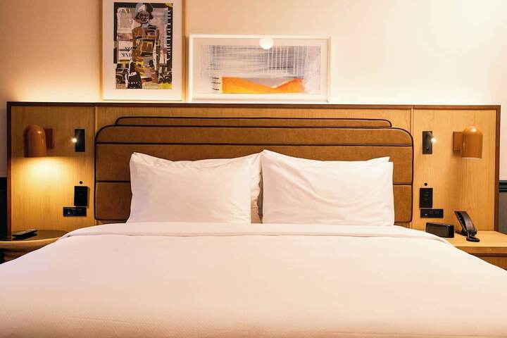 Room 40 of 132
