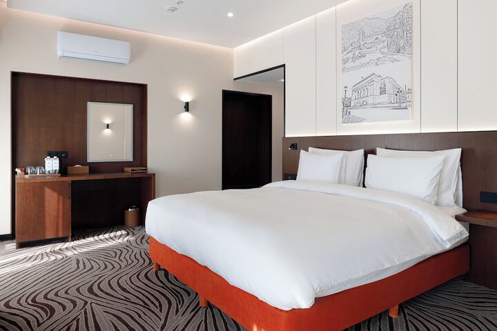 Room 5 of 71