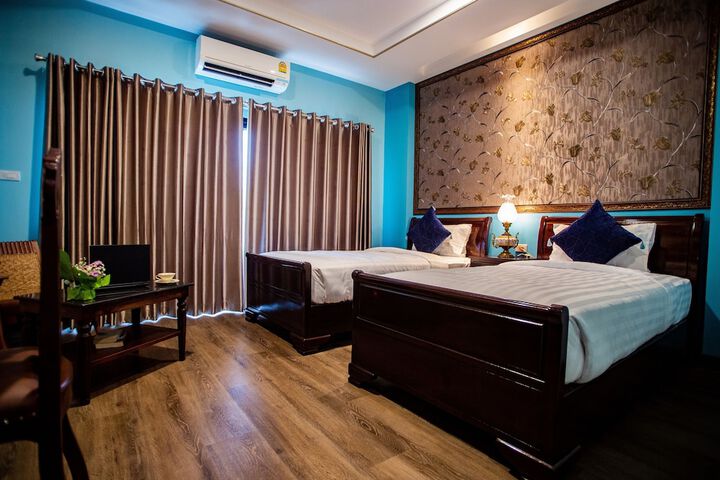 Room 6 of 34