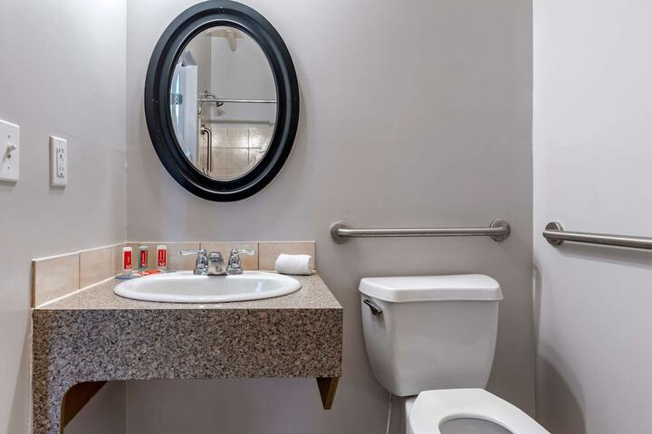 Room 15 of 24