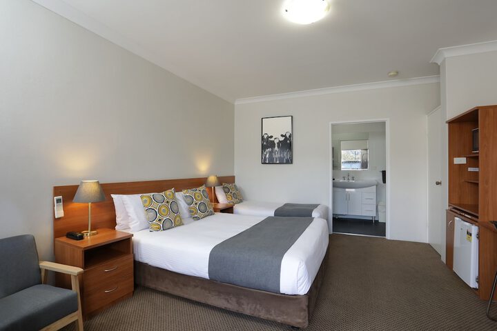 Room 4 of 31