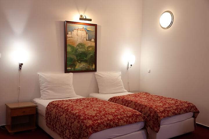 Room 7 of 21
