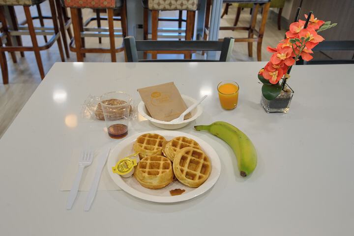 Breakfast/Coffee Service 61 of 77