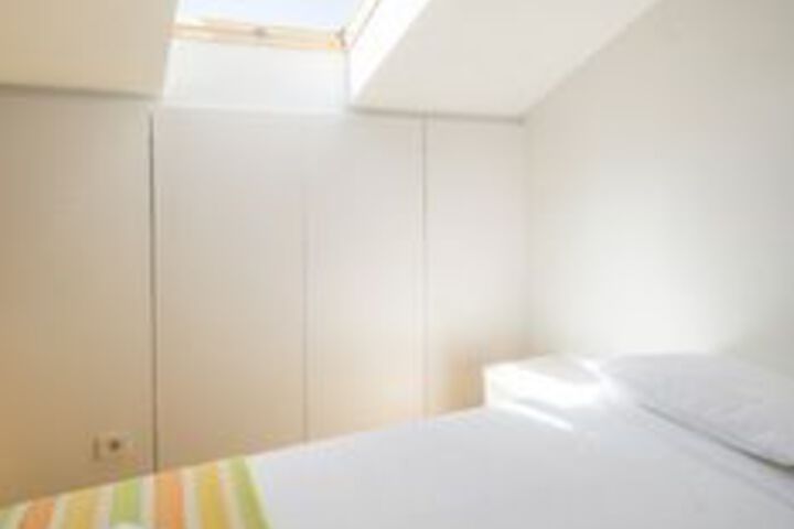 Room 50 of 99