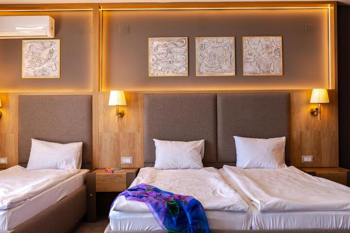 Room 12 of 65