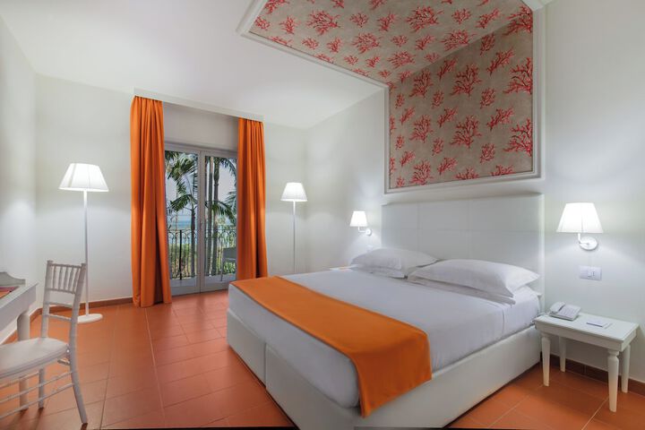 Room 9 of 31