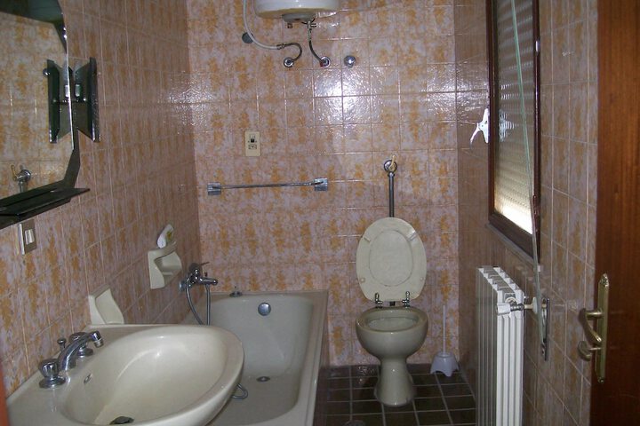 Room 5 of 7