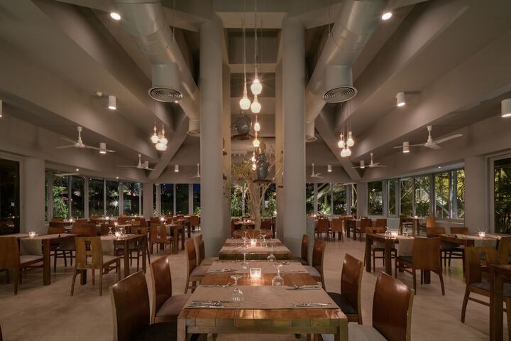 Dining 117 of 156