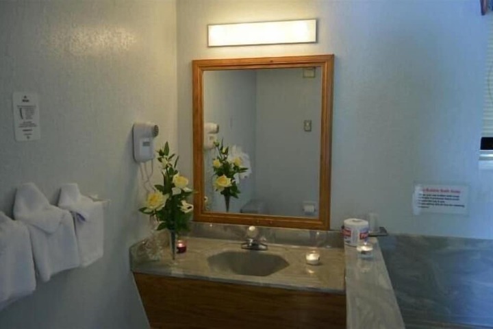 Room 15 of 40