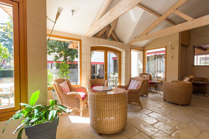 Lobby sitting area