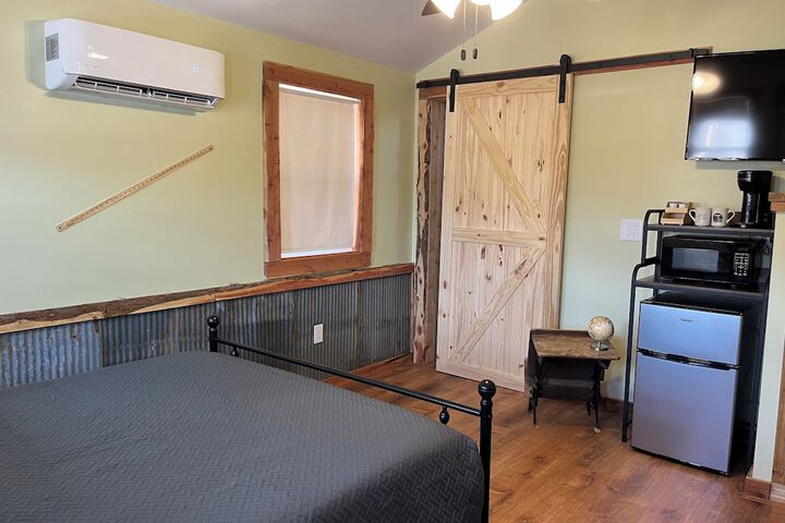 Room 6 of 52