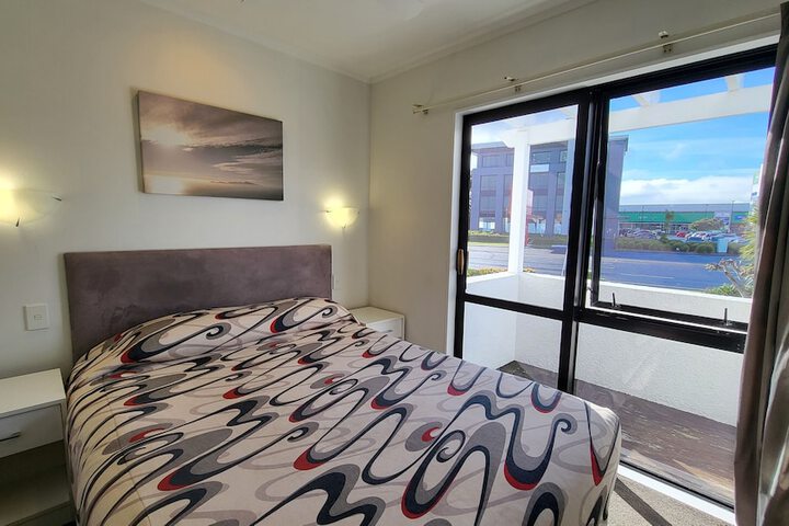 Room 10 of 65