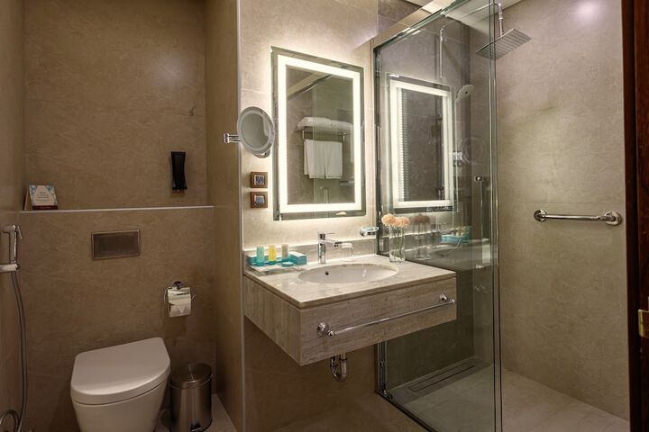 Room 47 of 100
