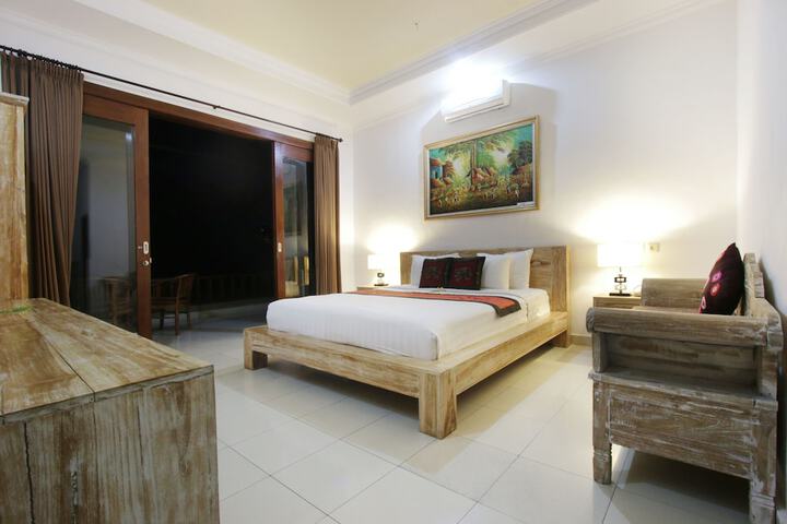 Room 51 of 213