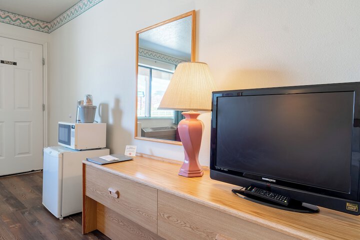 Room 10 of 20