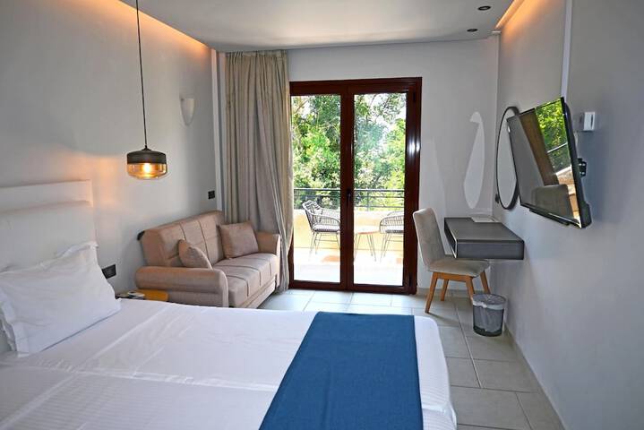 Room 35 of 123