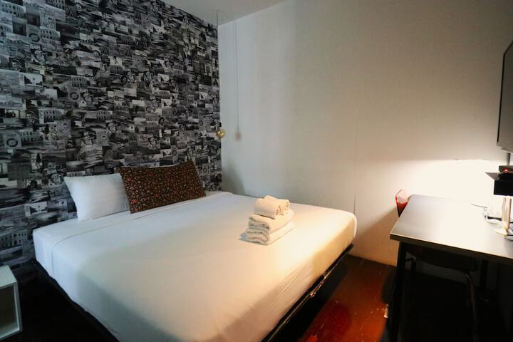 Room 19 of 39