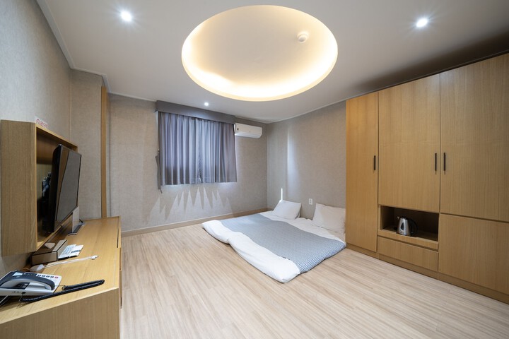 Room 70 of 119