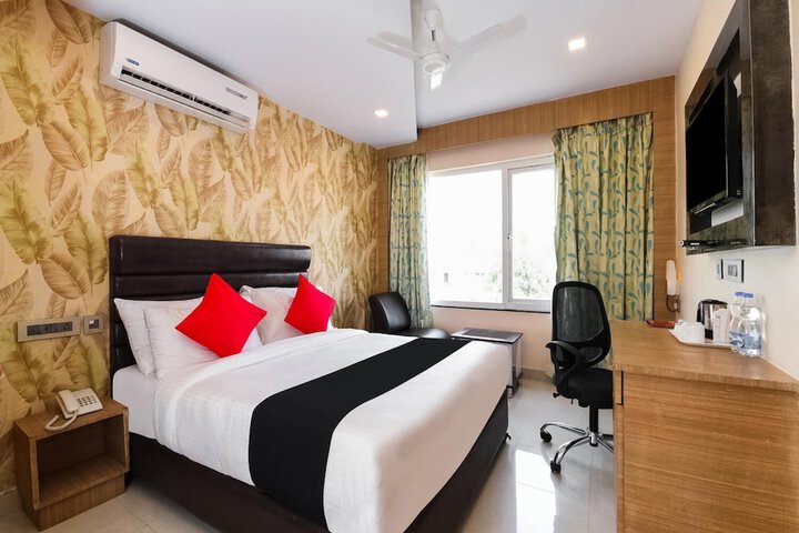 Room 9 of 33