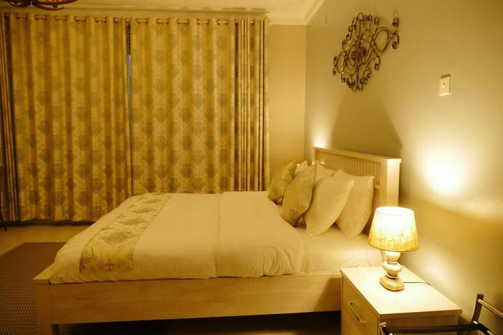 Room 7 of 33
