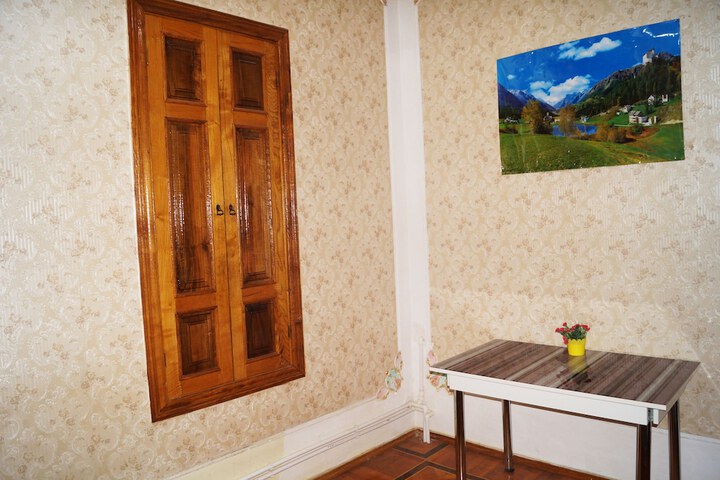 Room 6 of 26