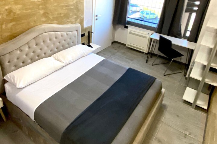 Room 5 of 52